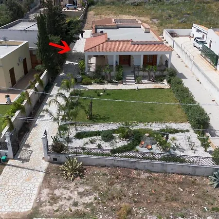 Holiday home Casa Laura Di Fronte La Tonnara *